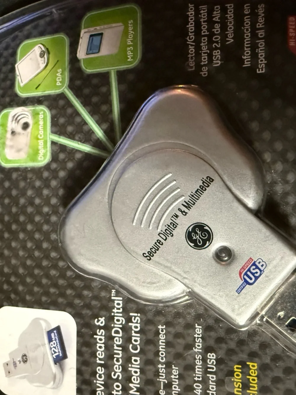 Secure Digital & Multimedia Card USB Reader - Picture 1 of 9